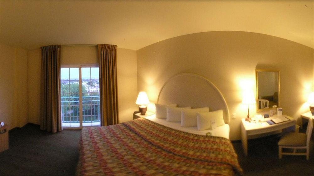 Holiday Inn Express Monterrey Galerias-San Jeronimo By Ihg Eksteriør billede