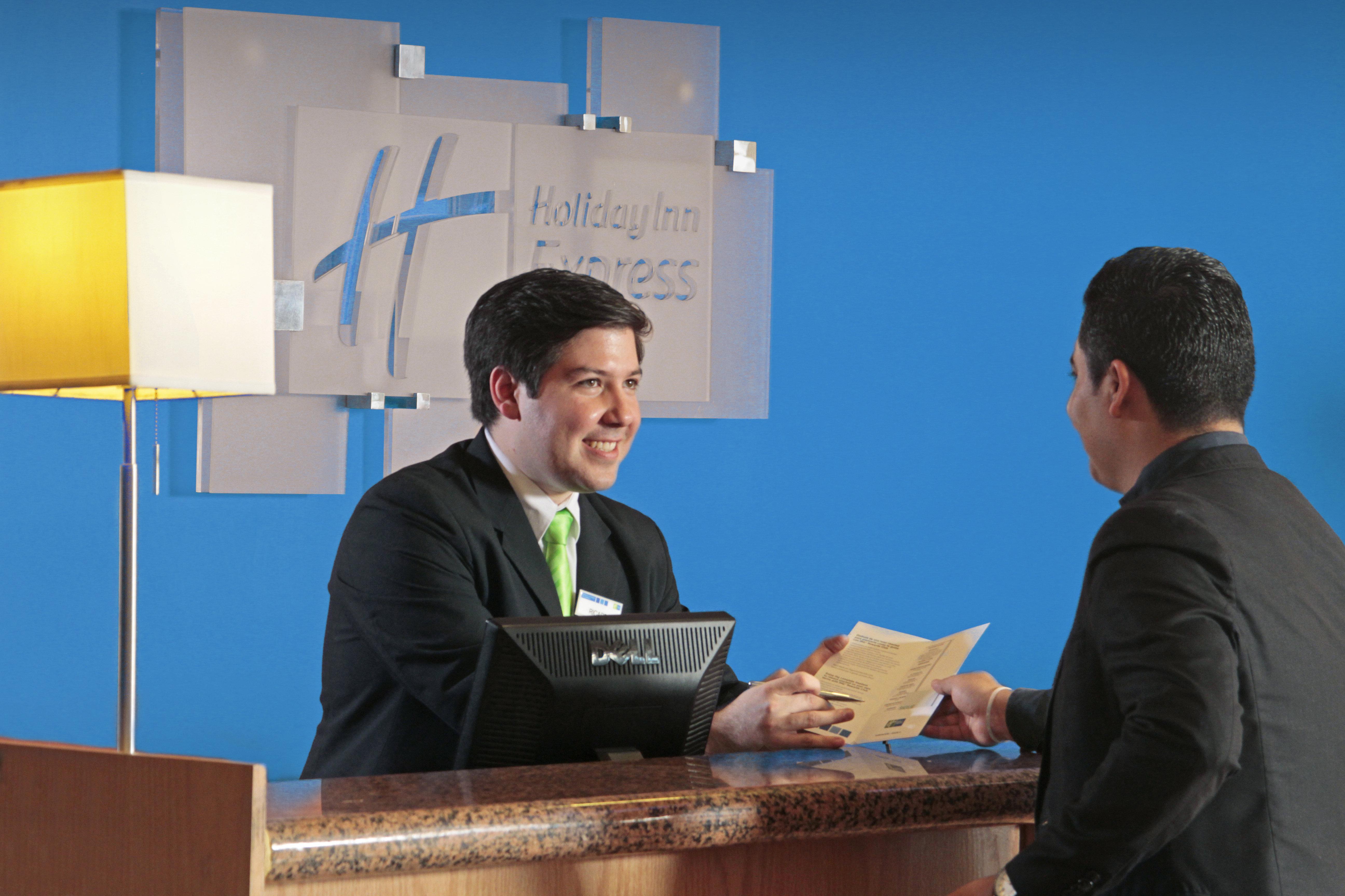 Holiday Inn Express Monterrey Galerias-San Jeronimo By Ihg Eksteriør billede
