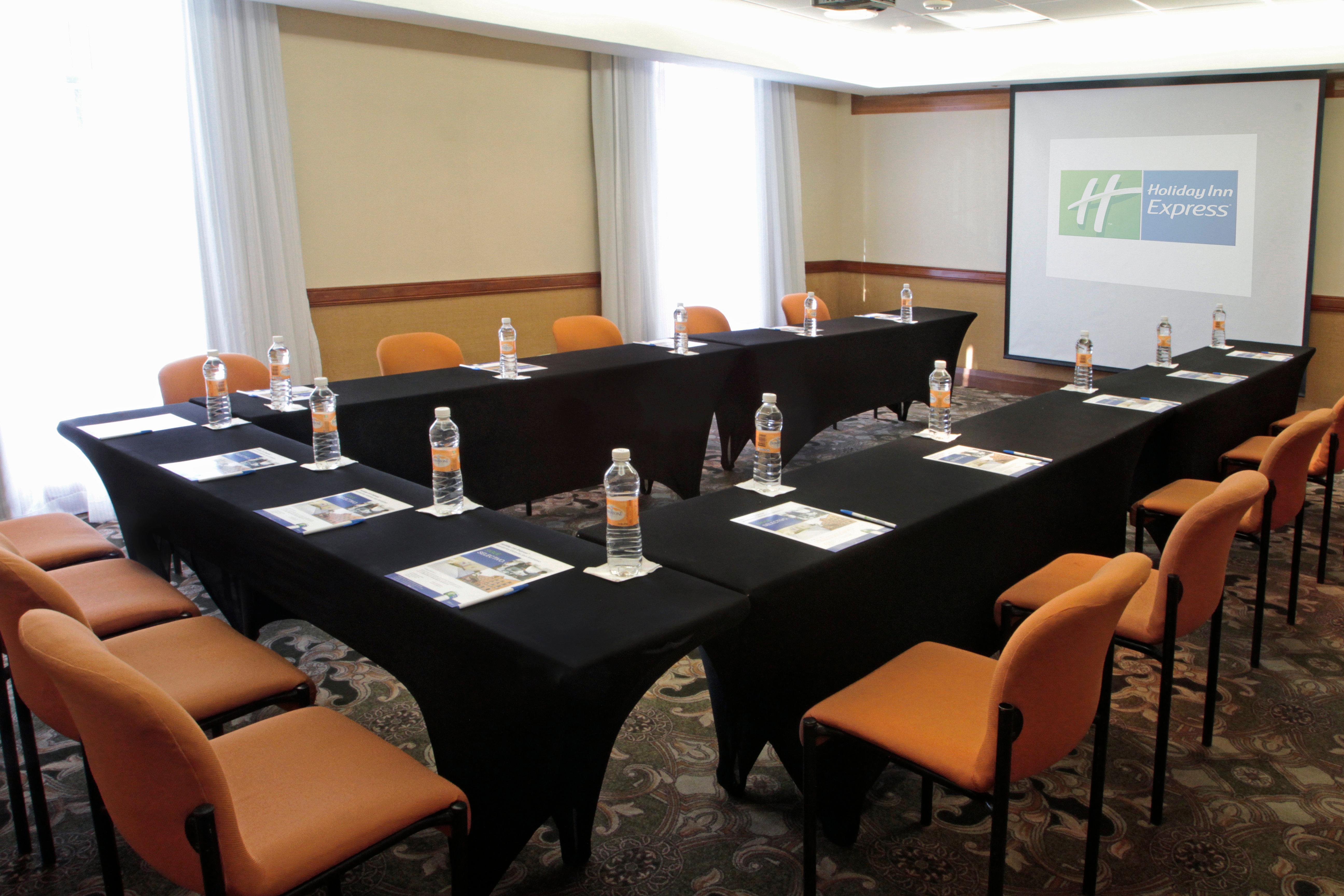 Holiday Inn Express Monterrey Galerias-San Jeronimo By Ihg Eksteriør billede