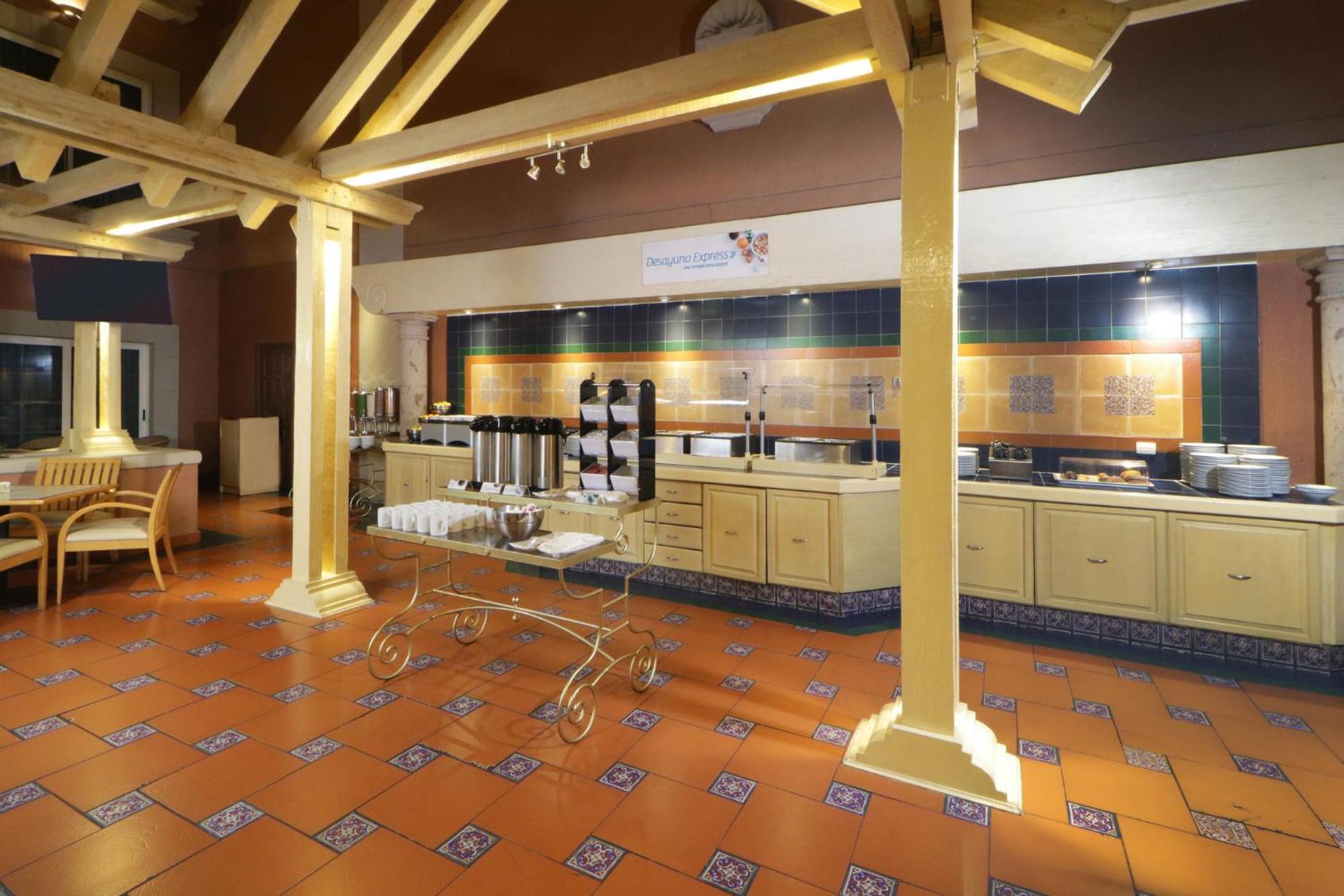 Holiday Inn Express Monterrey Galerias-San Jeronimo By Ihg Eksteriør billede