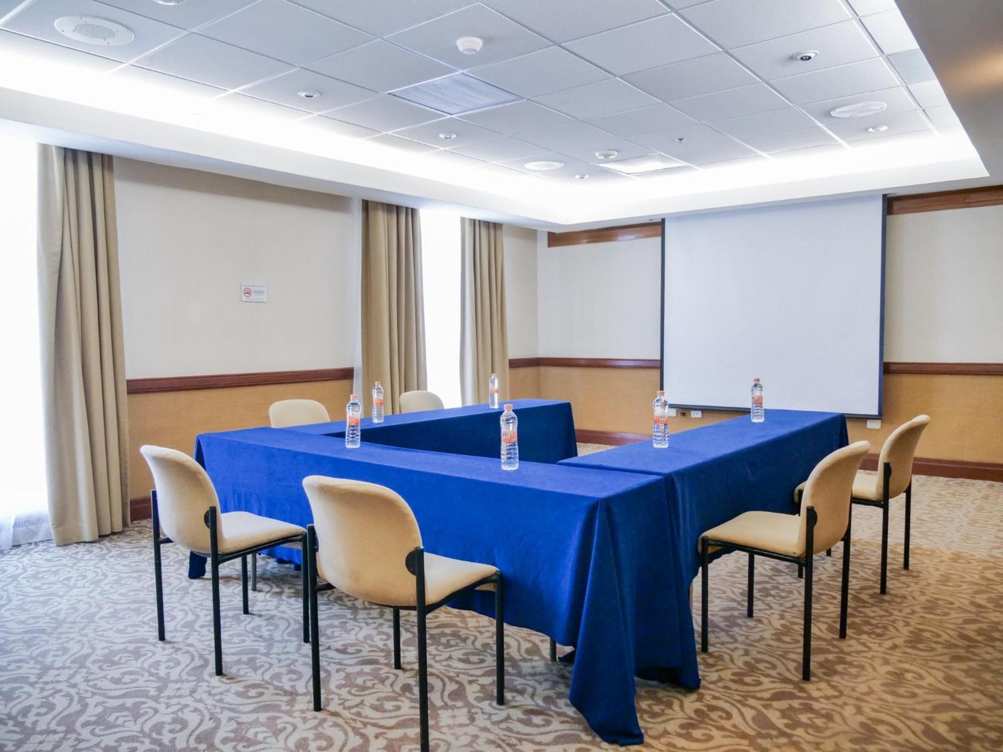 Holiday Inn Express Monterrey Galerias-San Jeronimo By Ihg Eksteriør billede